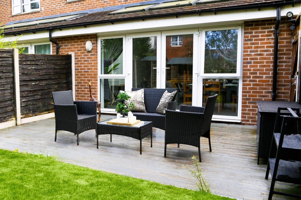 Cozy Townhouse In The Heart Of Greater Manchester Villa Exterior foto