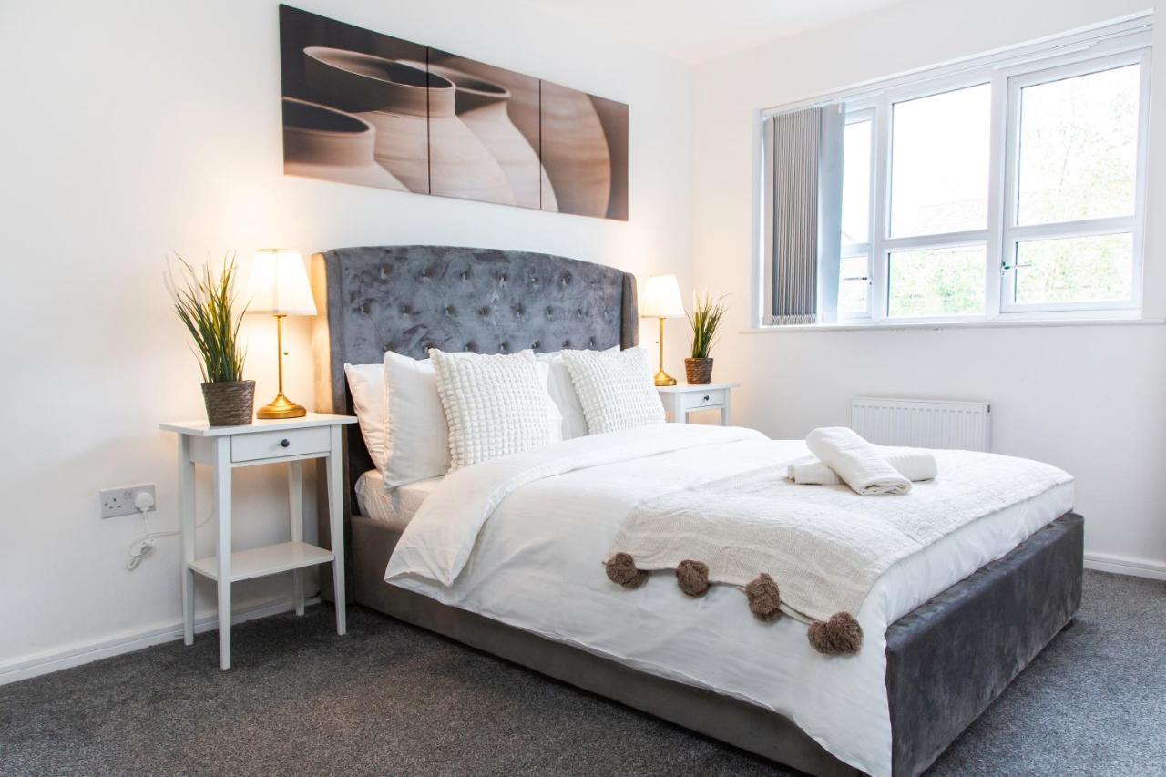 Cozy Townhouse In The Heart Of Greater Manchester Villa Exterior foto